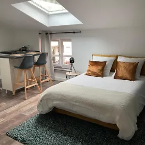 Studio Cocooning Et Refait A Neuf. 06 Lione
